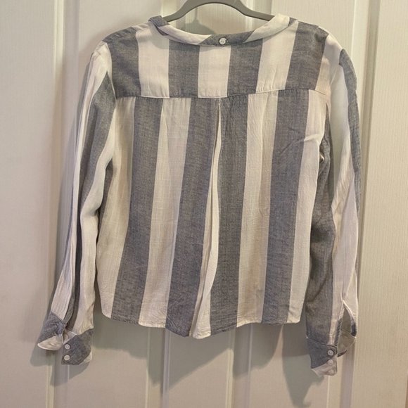 Button up collared long-sleeve top - Picture 3 of 3